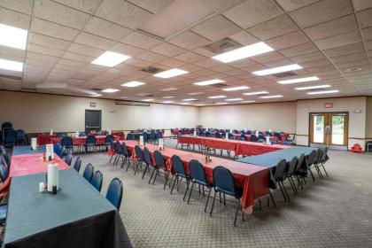 Red Roof Inn Meridian - image 15