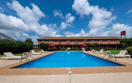Red Roof Inn Meridian - image 2