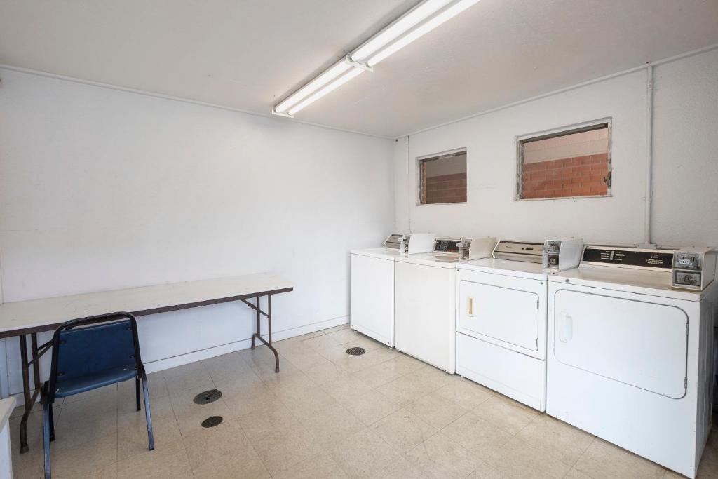 Red Roof Inn Meridian - image 7