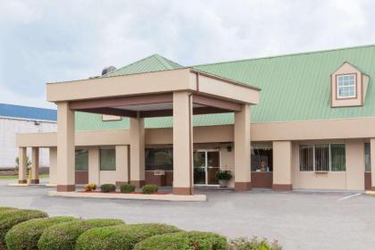 Days Inn by Wyndham Meridian - image 1