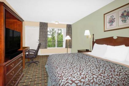 Days Inn by Wyndham Meridian - image 10