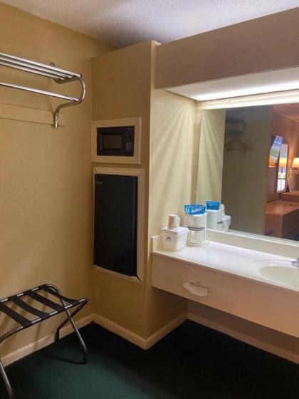 Americas Best Value Inn (Meridian) - image 12