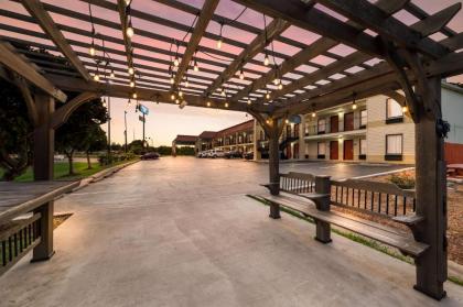SureStay Hotel by Best Western Meridian - image 5