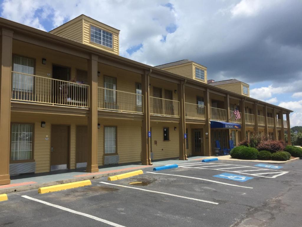 Baymont by Wyndham Meridian - image 2