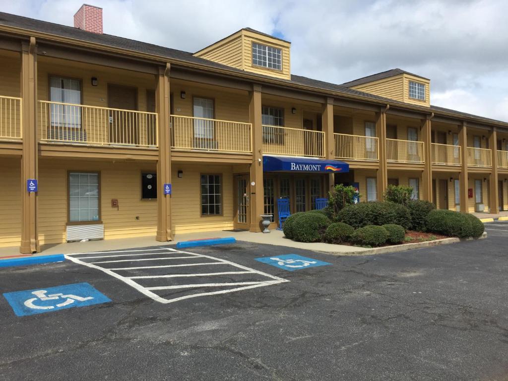 Baymont by Wyndham Meridian - image 4