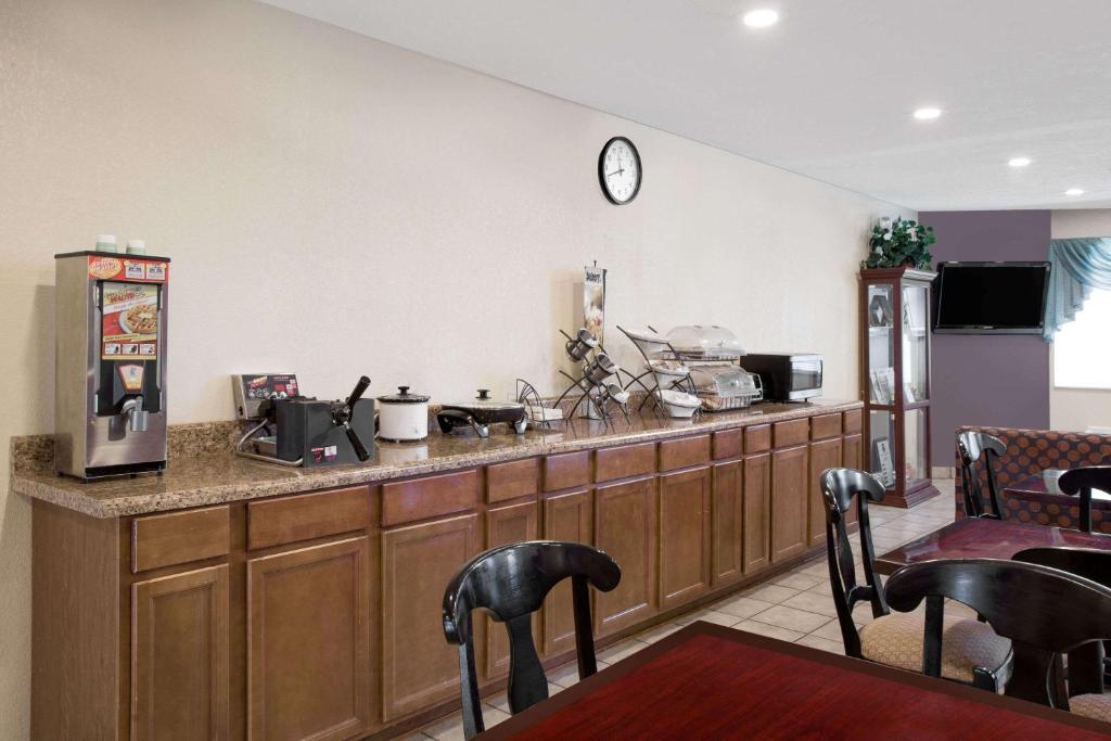 Microtel Inn & Suites - Meridian - image 6