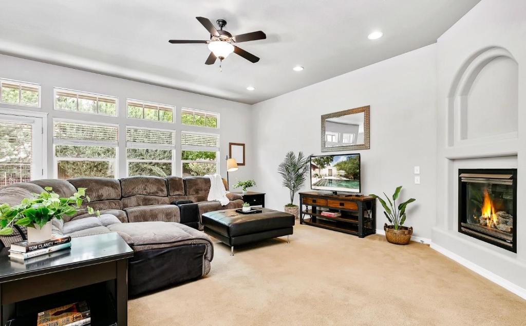 Heart Of Meridian Home Just Mins From The Village - main image