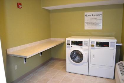 Holiday Inn Express and Suites Merrimack an IHG Hotel - image 3