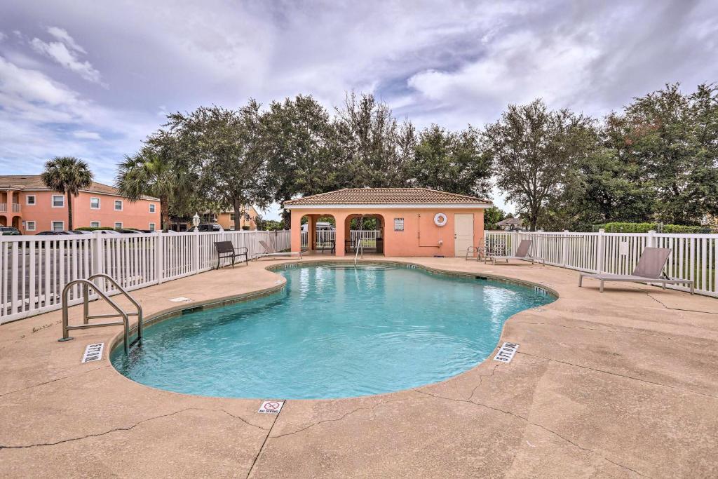 Quaint Merritt Island Condo with Pool Access! - main image
