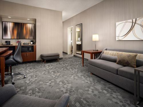 Courtyard by Marriott Phoenix Mesa - image 4