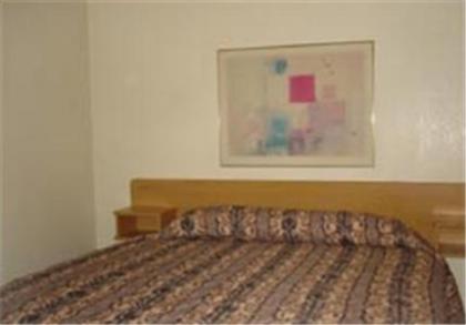 Colonade Motel Suites - image 4
