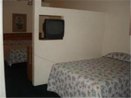Colonade Motel Suites - image 5