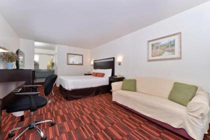 Windemere Hotel & Conference Center - image 2