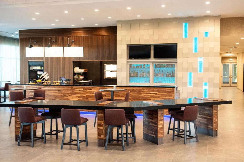 Courtyard by Marriott Mesa at Wrigleyville West - main image
