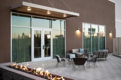 Courtyard by Marriott Mesa at Wrigleyville West - image 4