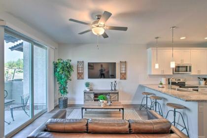 Stylish mesa townhome 8 mi to Usery mtn Park