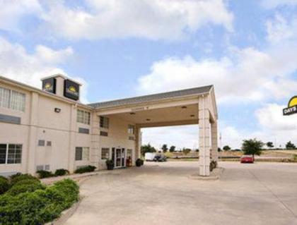 Days Inn by Wyndham Mesquite Rodeo TX - image 1