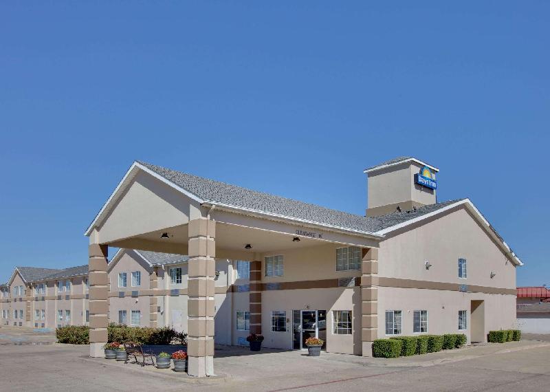 Days Inn by Wyndham Mesquite Rodeo TX - image 2