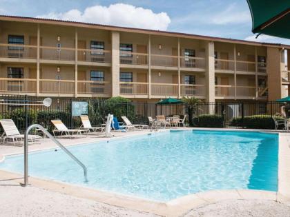 La Quinta Inn by Wyndham New Orleans Veterans / Metairie