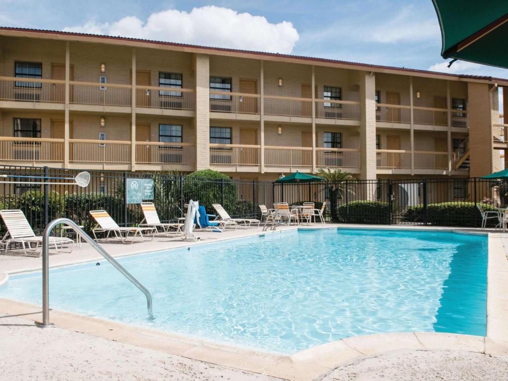 La Quinta Inn by Wyndham New Orleans Veterans / Metairie - main image