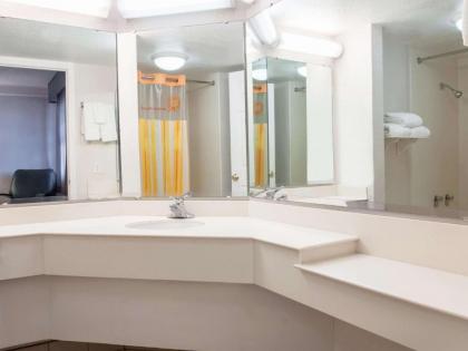 La Quinta Inn by Wyndham New Orleans Veterans / Metairie - image 6
