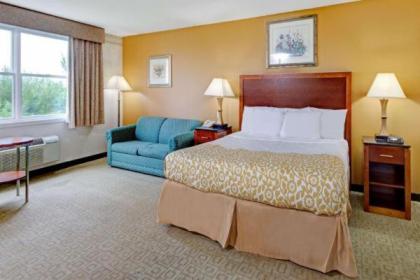Days Hotel & Conference Center by Wyndham Methuen MA - image 14