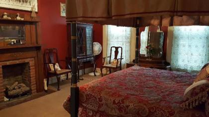 Riverview Mansion - image 3
