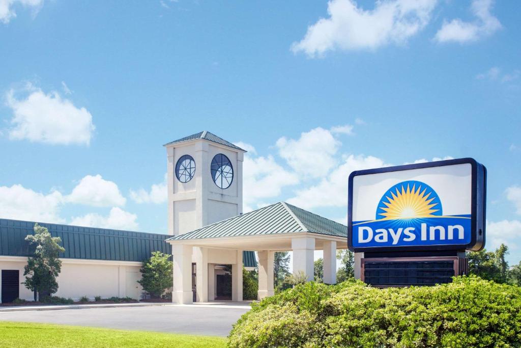 Days Inn by Wyndham Metter - main image