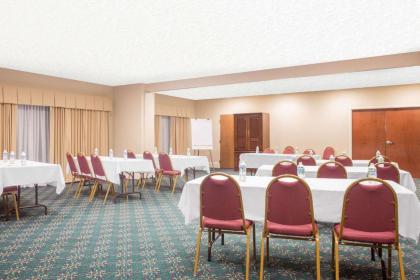 Days Inn by Wyndham Metter - image 8