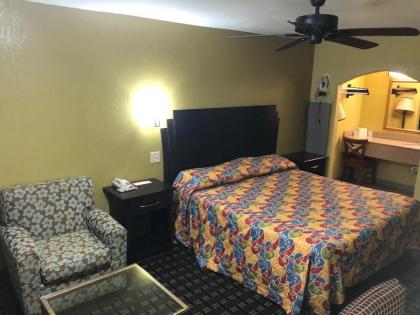 Kings Inn Mexia - image 8