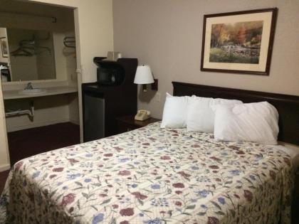 Budget Inn Mexico - image 15