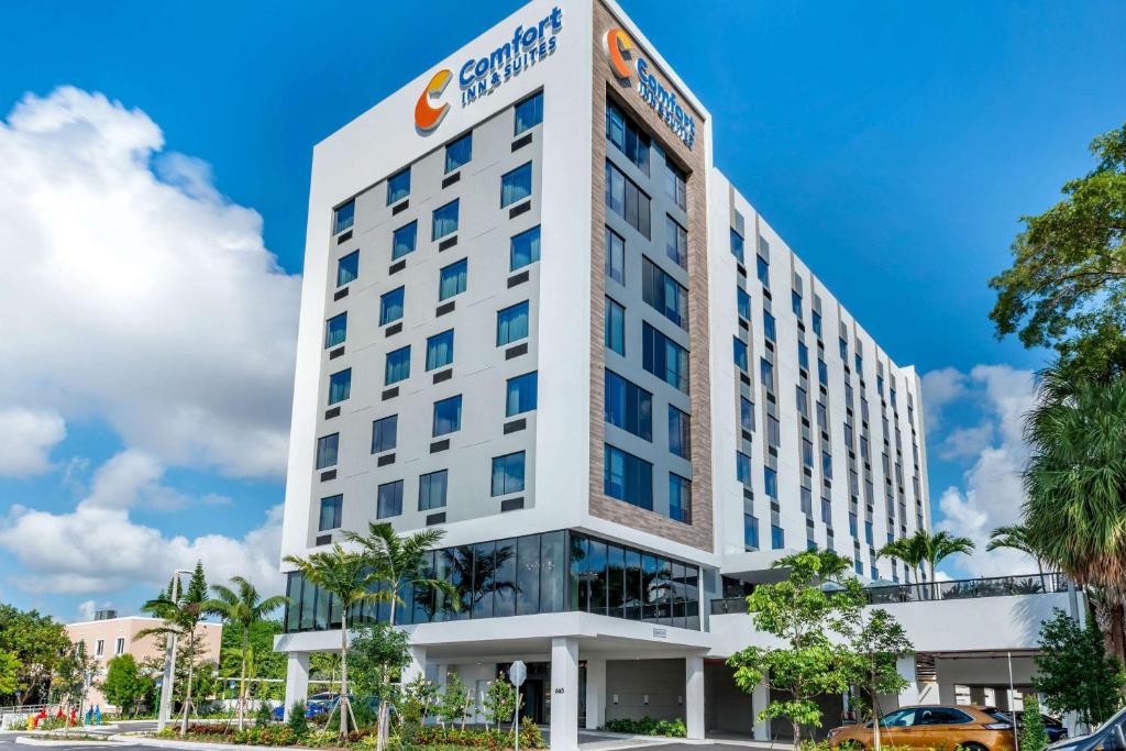 Comfort Inn & Suites Miami International Airport - main image