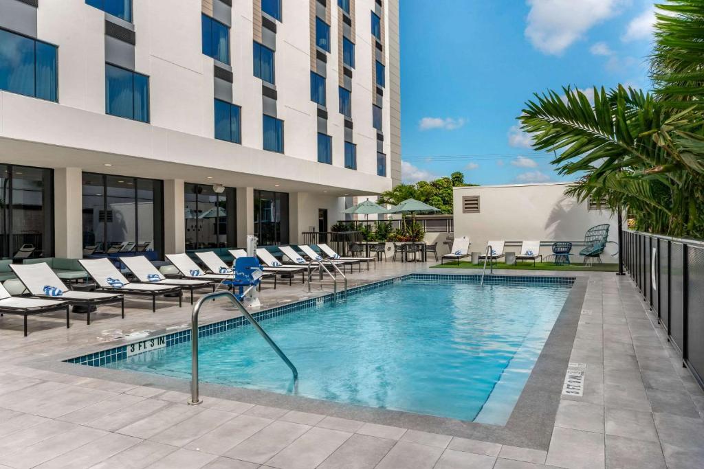 Comfort Inn & Suites Miami International Airport - image 2