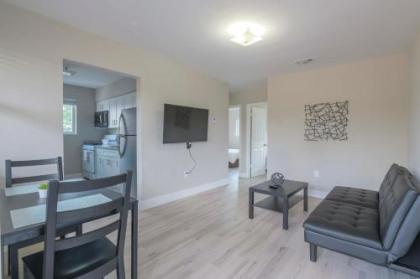 Contemporary 2BR Apartment in Midtown-Wynwood