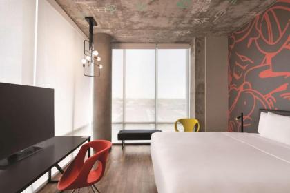 Radisson RED Miami Airport - image 10
