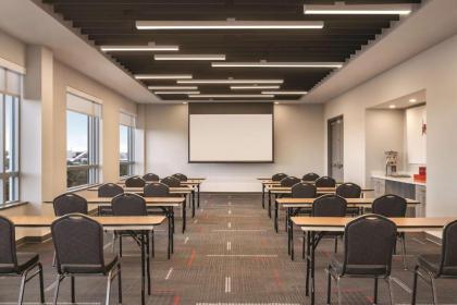 Radisson RED Miami Airport - image 16