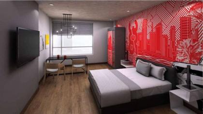 Radisson RED Miami Airport - image 2