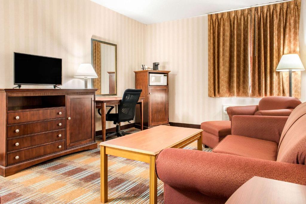 Quality Inn & Suites Miamisburg - Dayton South - image 5
