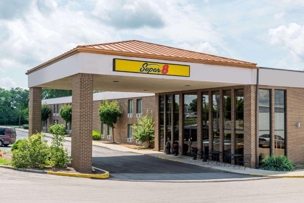 Super 8 by Wyndham Miamisburg Dayton S Area OH - main image