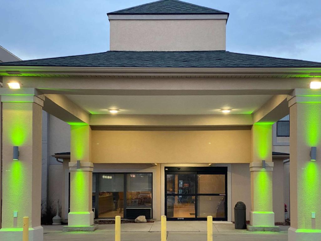 Quality Inn - Michigan City IN - main image