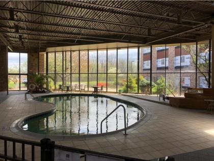 Ramada by Wyndham Michigan City - image 5