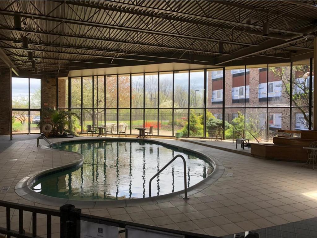 Ramada by Wyndham Michigan City - image 5