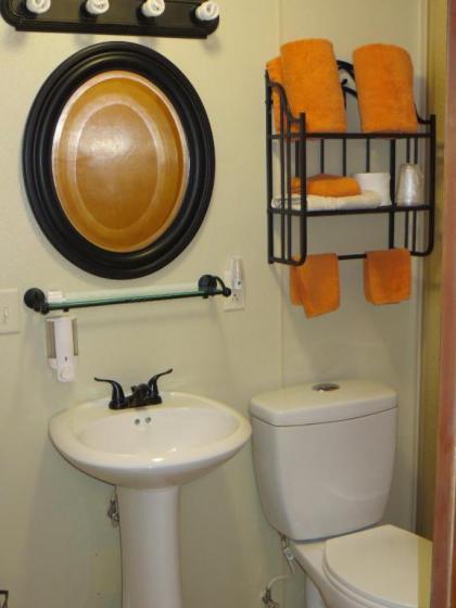 Cool Springs Inn - image 15