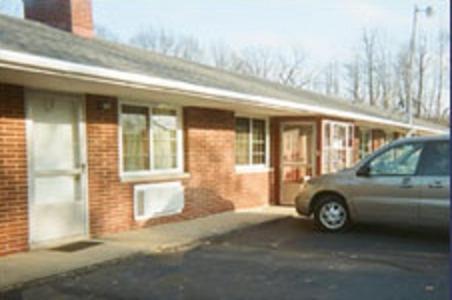 Cool Springs Inn - image 2