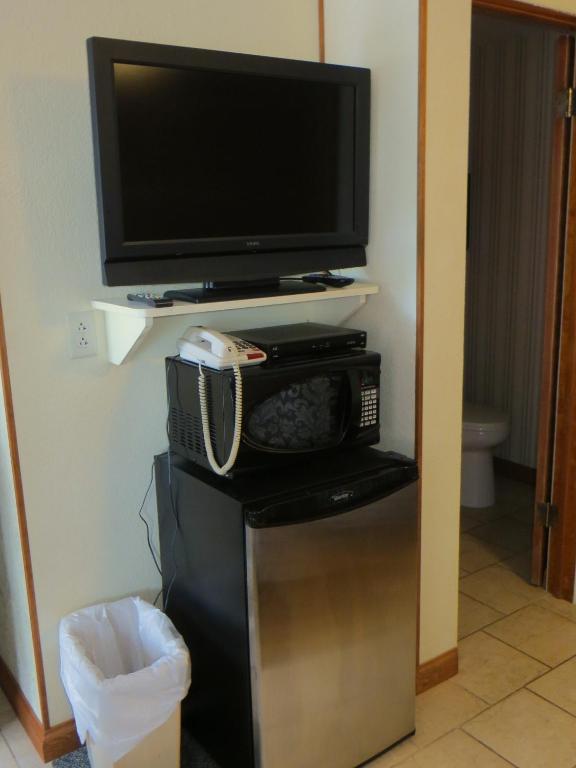 Cool Springs Inn - image 3