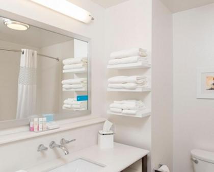 Hampton Inn and Suites Michigan City - image 2