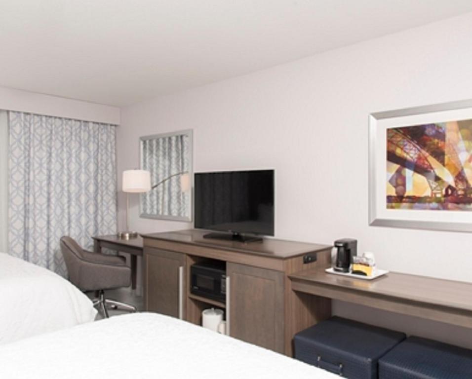 Hampton Inn and Suites Michigan City - image 3