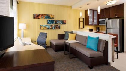Residence Inn by Marriott Cleveland Airport/Middleburg Heights - image 2