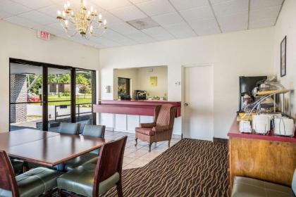 Suburban Extended Stay Hotel - image 12