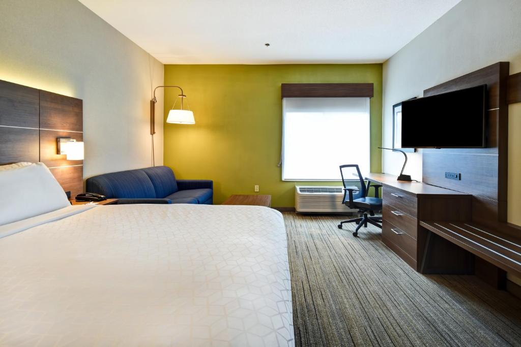 Holiday Inn Express Newport North - Middletown an IHG Hotel - image 5